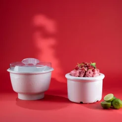 AKM 6230 kjøkkenmaskin med iskremmaskin, glossy white