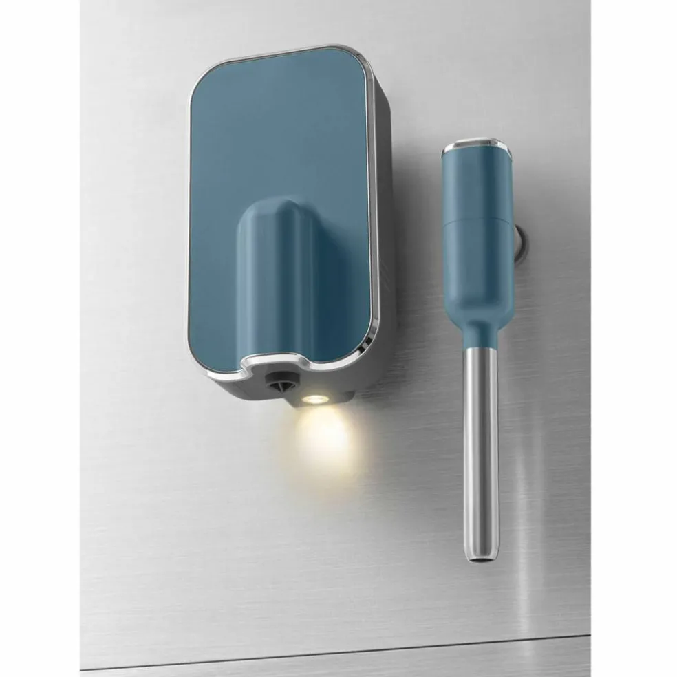 BCC12SBMEU helautomatisk espressomaskin med melkeskummer, storm blue