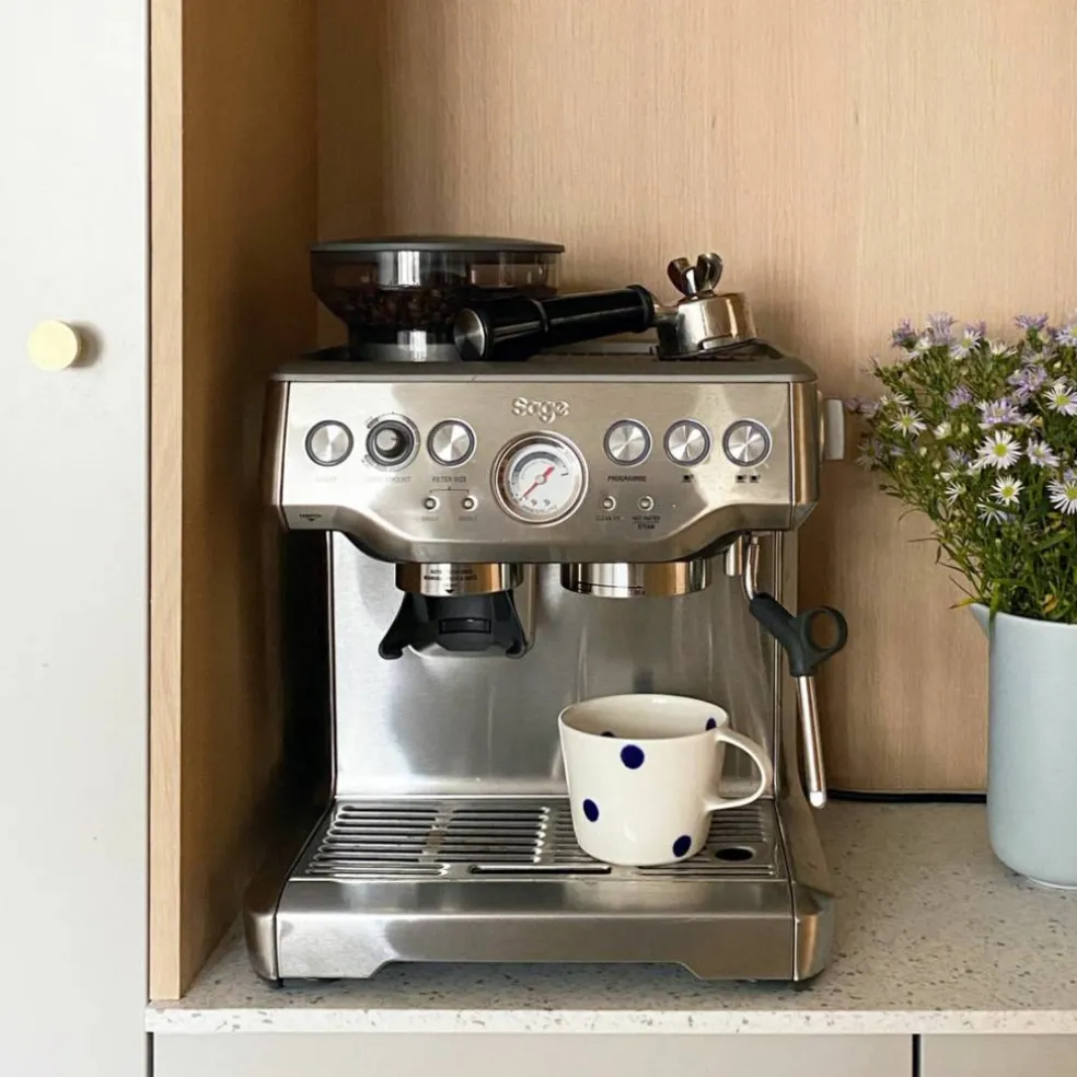 BES875 The Barista Express Espressomaskin