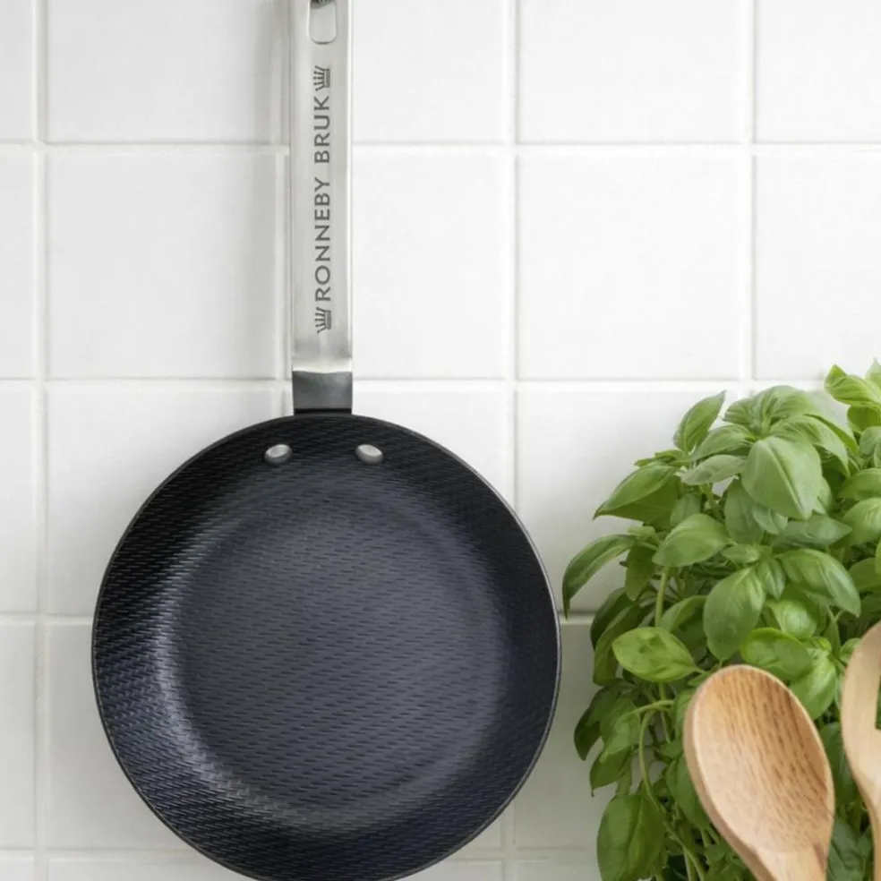 Carbon kolstålspanne 24 cm