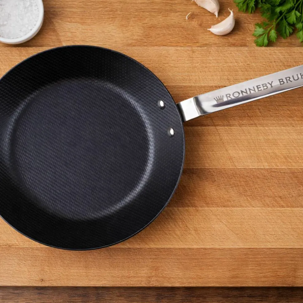 Carbon kolstålspanne 24 cm