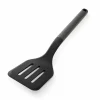 Classic perforert stekespade, porselenshvit