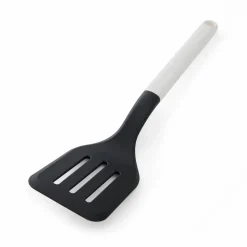 Classic perforert stekespade, porselenshvit