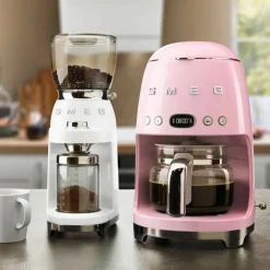 DCF02PKEU Retro kaffemaskin, rosa