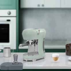 ECF02 Espressomaskin, rød