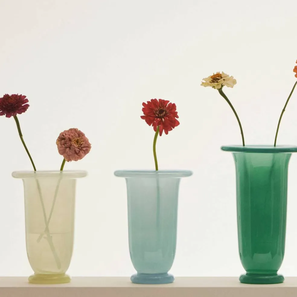 Empire (medium) vase, lys rosa