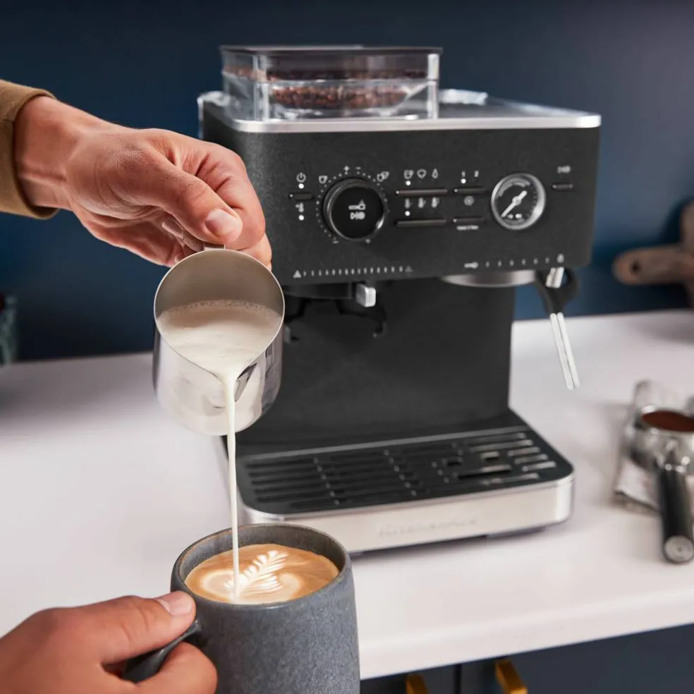 Espressomaskin med kaffekvern, cast iron black