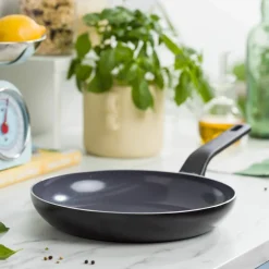 Essence stekepanne 20 cm, svart