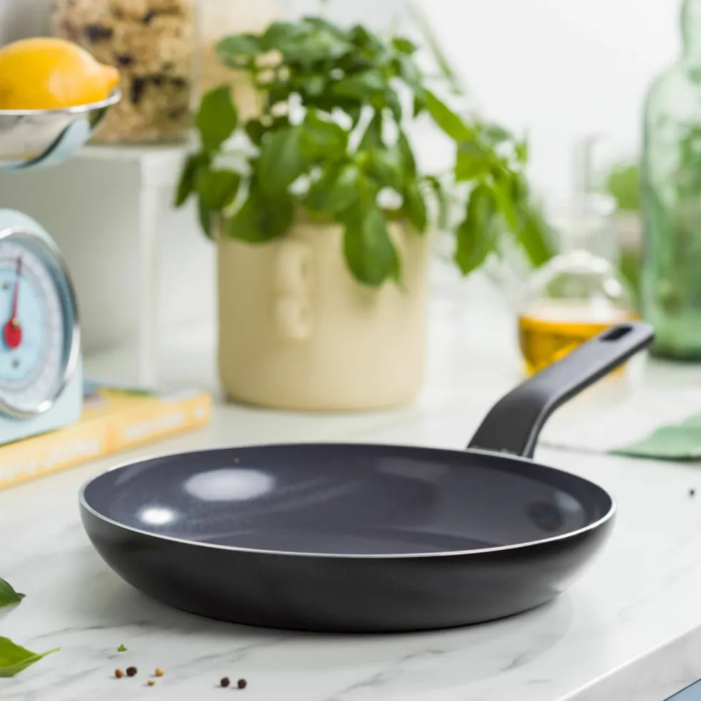 Essence stekepanne 20 cm, svart