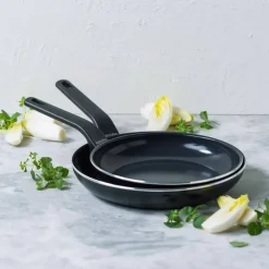 Essence stekepannesett 20 + 28 cm, svart