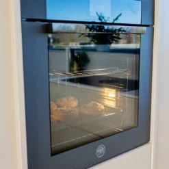 FMOD6117PTG3 Modern innbyggingsovn med pyrolyse 80 liter, gull