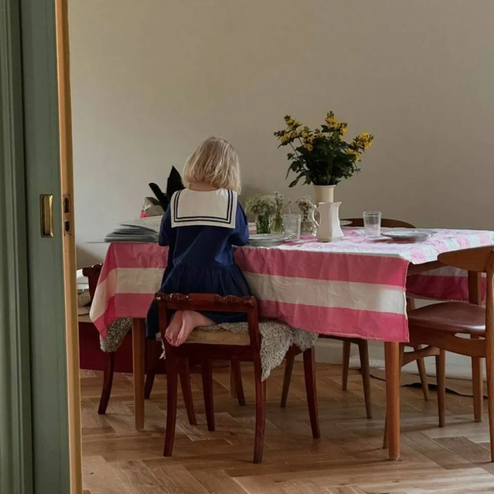 Gaia duk 330x145 cm, rosa/hvit