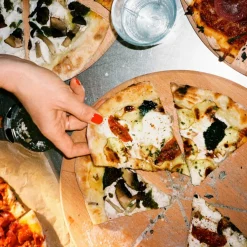Grand Cru pizzabrett og pizzaskjærer 35 cm, bøk