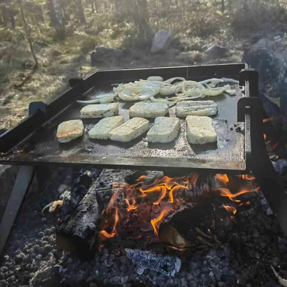Grillplate med høye kanter
