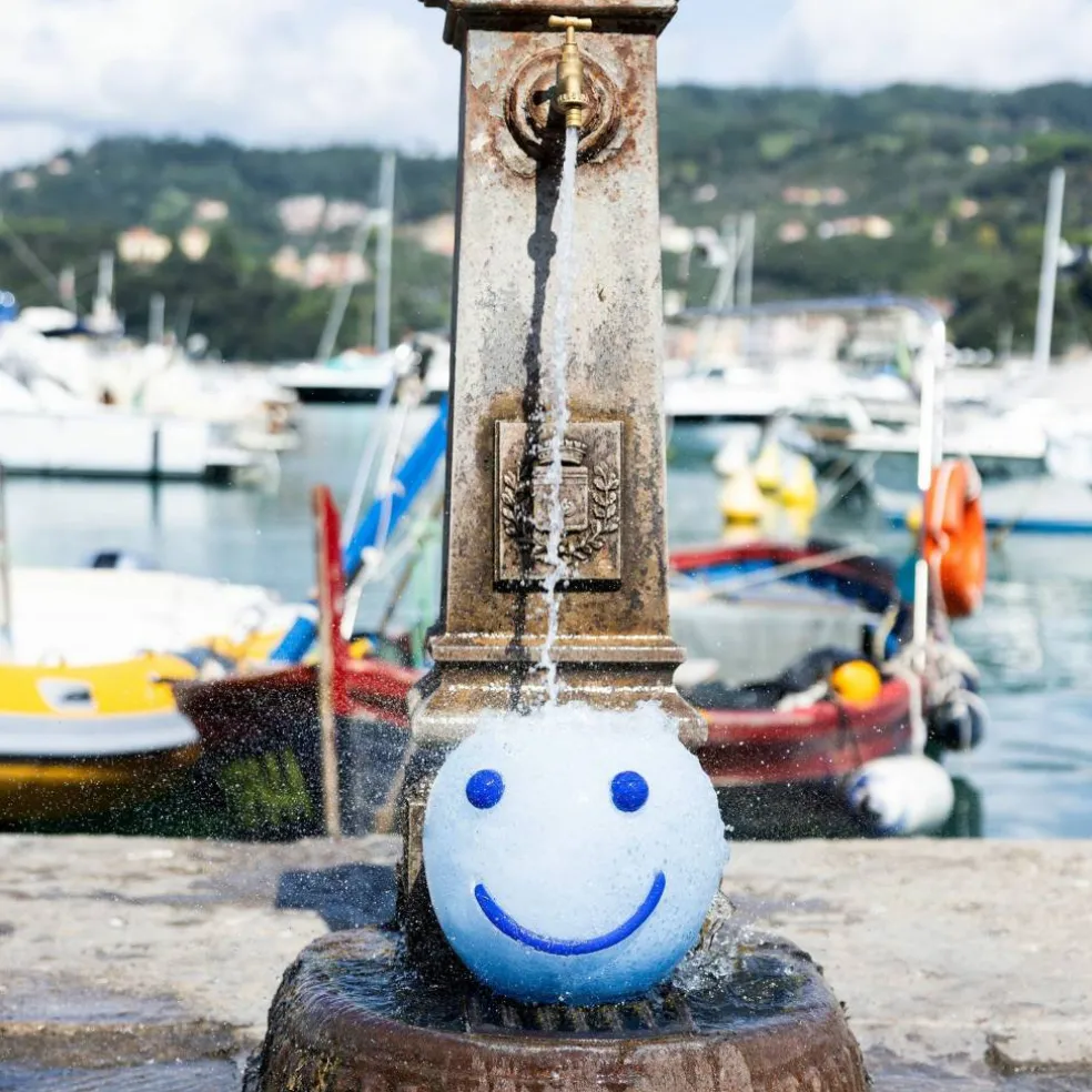 Happy vase