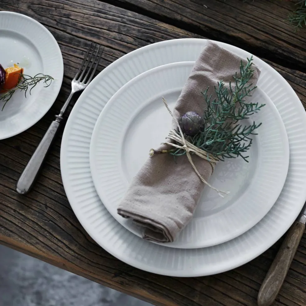 Hvit Plissé tallerken, Ø 20 cm.