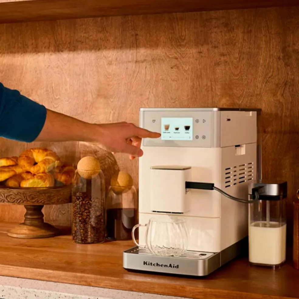 KF4 FA helautomatisk espressomaskin, porselenshvit