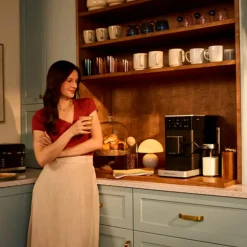 KF4 FA helautomatisk espressomaskin, matt svart
