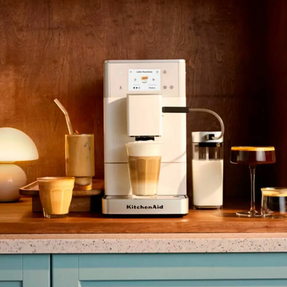 KF4 FA helautomatisk espressomaskin, matt svart