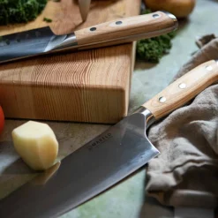 Knivsett med 3 kniver i europeisk tradisjon