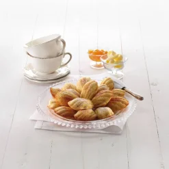 Madeleines silikonform 9 hull, svart