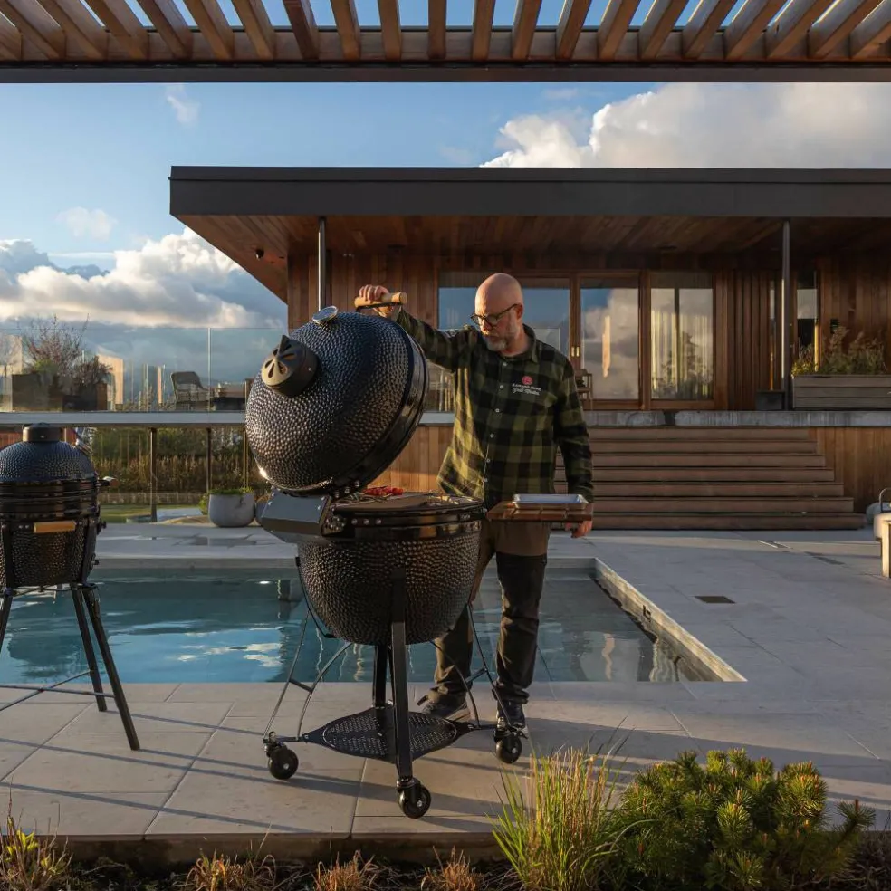 Maxi Gen 2 kamadogrill med tilbehørspakke, grønn