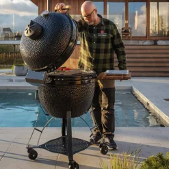 Maxi Gen 2 kamadogrill med tilbehørspakke, svart