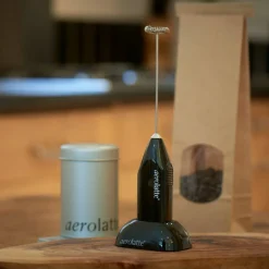 Melkeskummer med holder, svart