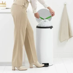 NewIcon pedalbøtte 30 liter, blankbørstet stål