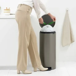 NewIcon pedalbøtte 30 liter, hvit