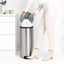NewIcon pedalbøtte 30 liter, hvit