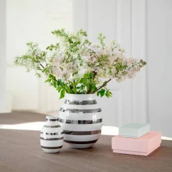 Omaggio Vase 200 mm Svart
