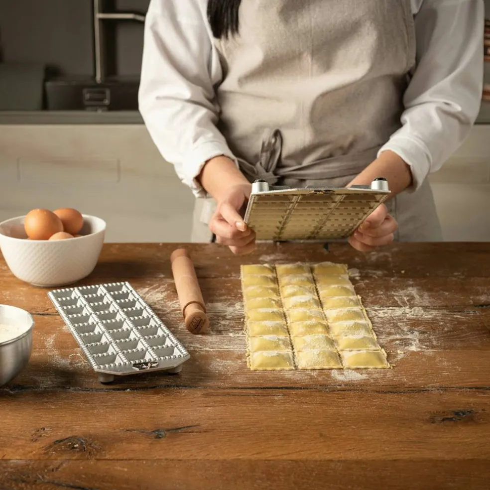 Ravioliform til 24 kvadratiske ravioli