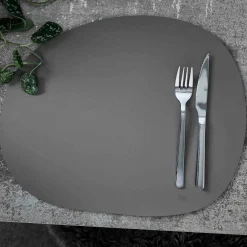 Raw bordbrikke, grå