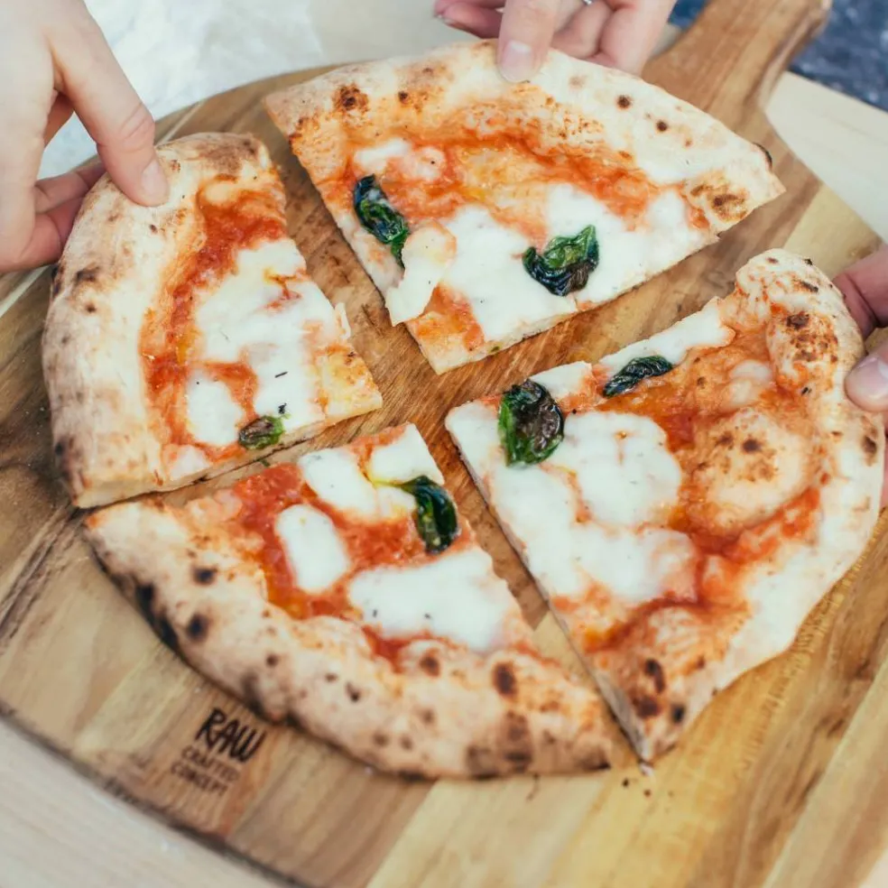 RAW Pizza Serveringsbrett Teak
