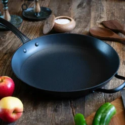 Stekepanne 32 cm, lettvektsstøpejern