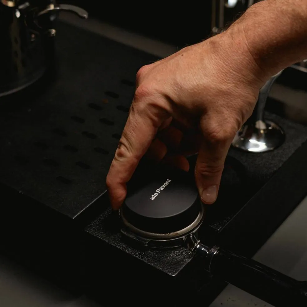 Tamper, svart