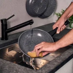 Terreno Plus traktørpanne med glasslokk 28 cm, aluminium