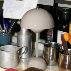 &Tradition Flowerpot VP9 bærbar lampe, vermilion red