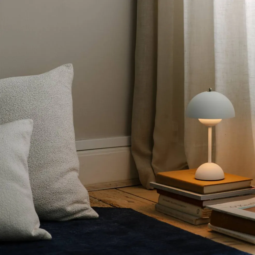 &Tradition Flowerpot VP9 bærbar lampe, grey beige
