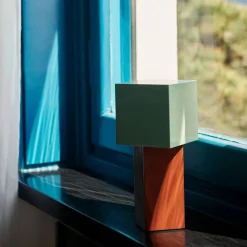 &Tradition Pivot ATD7 bærbar lampe, blå