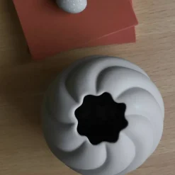 Twist Ball vase 20 cm, svart