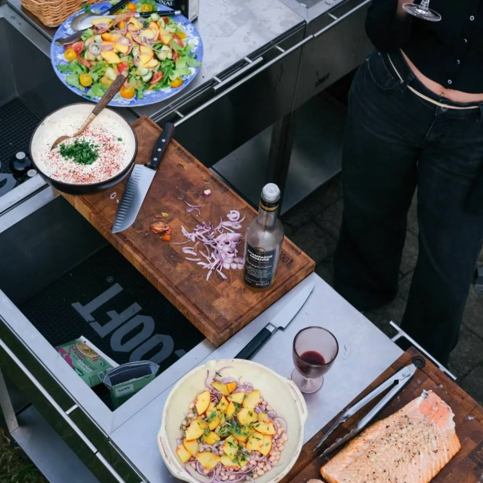 Utekjøkkenpakke L: kullgrill + 4 sidebord + vask, rustfritt stål