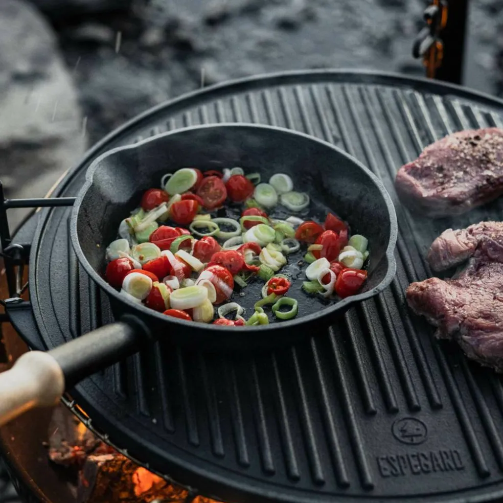 Vendbar grillplate for bålpanne/fyrfat 60