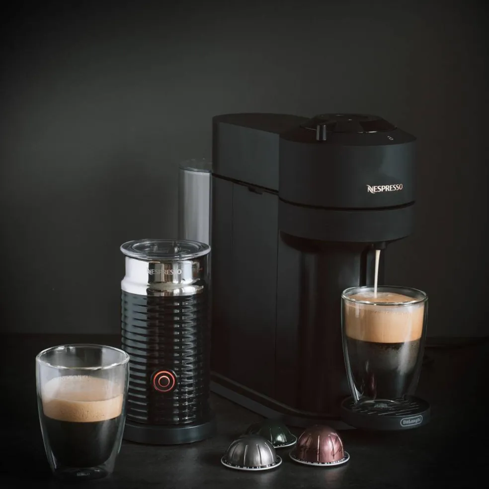 Vertuo Next Value Pack kaffemaskin og melkeskummer, svart