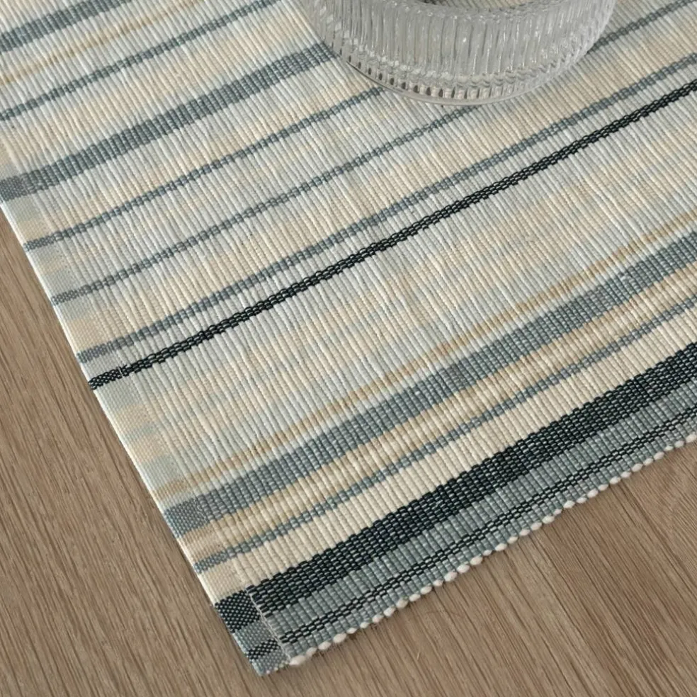 Vibeke Klint bordbrikke 33 x 48 cm, tynne linjer, blå